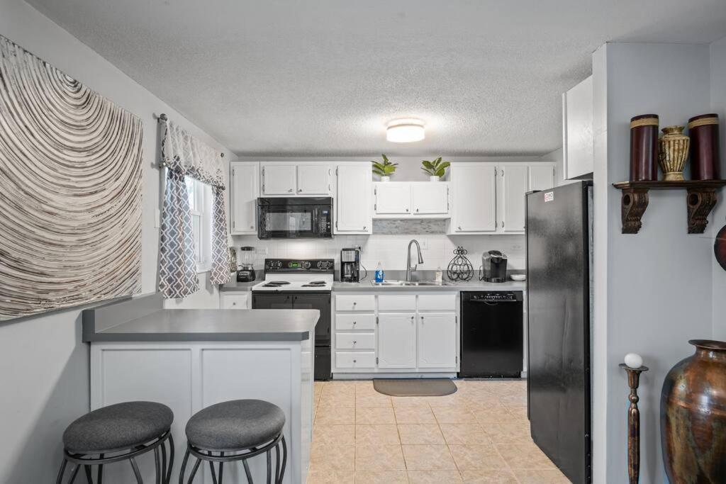 Stylish Haven 11 Minutes From The Airport
