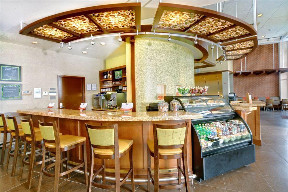 Hyatt Place Airport Hotel 3*