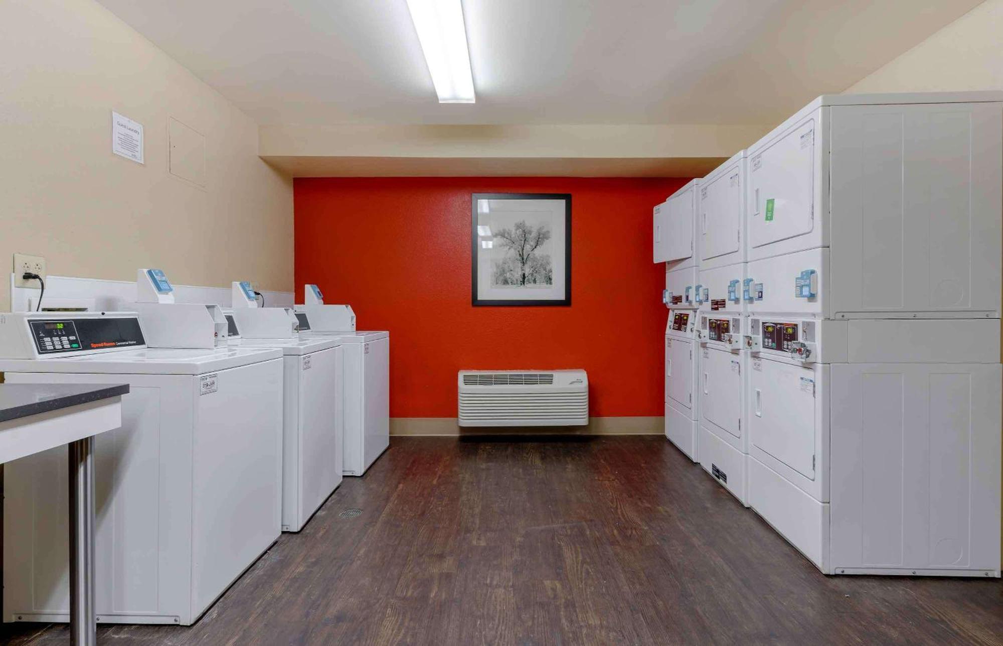 Hotel Extended America - - W Broad Street - Glenside - North Richmond