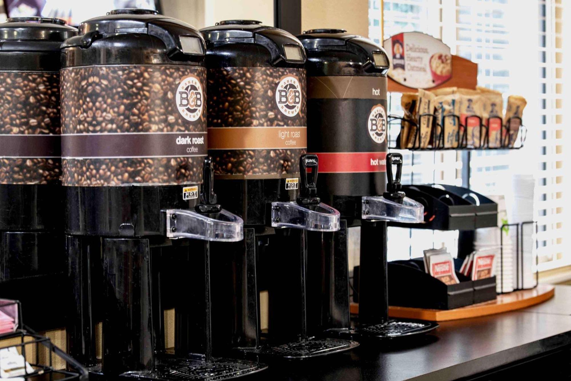 Extended America - - W Broad Street - Glenside - North