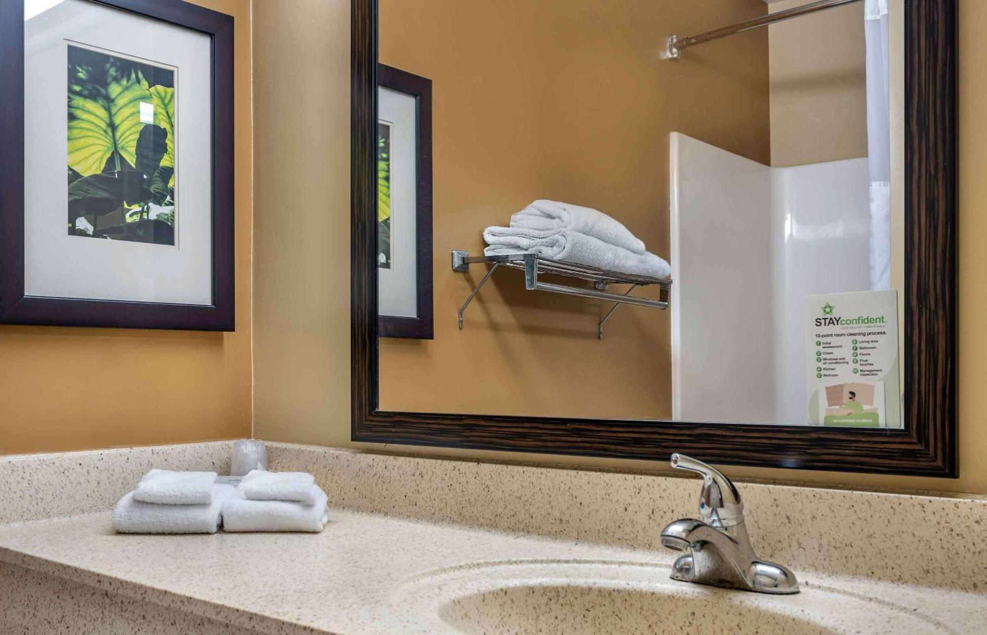 Extended America - - W Broad Street - Glenside - North Hotel Richmond