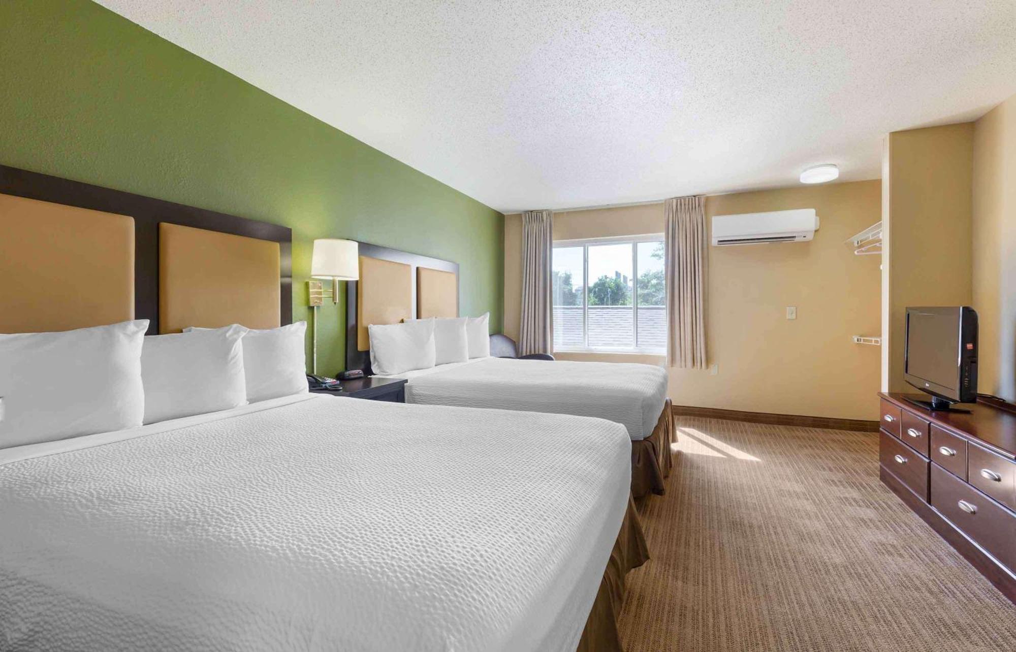 Extended America - - W Broad Street - Glenside - North Hotel Richmond