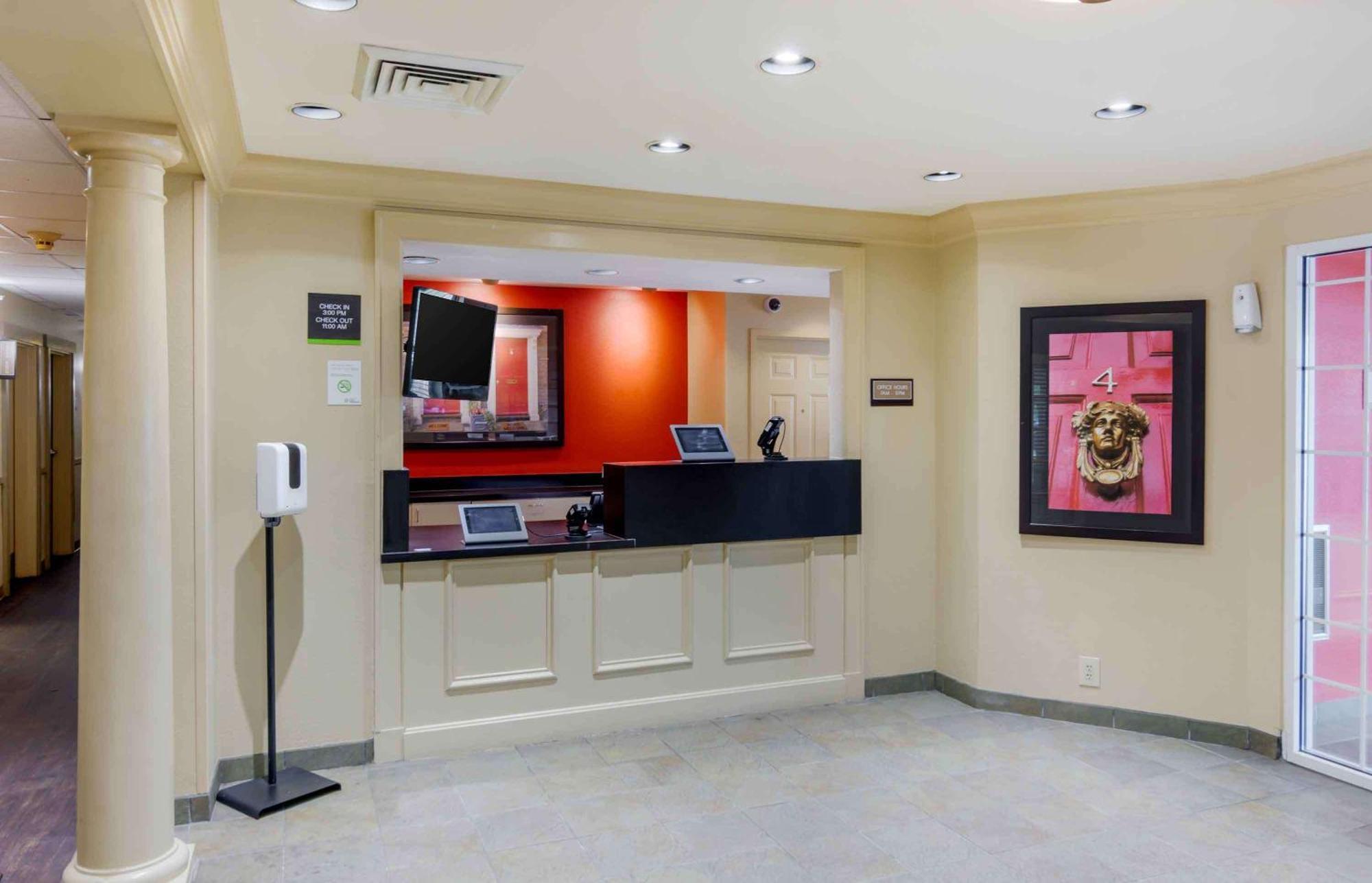 Extended America - - W Broad Street - Glenside - North Hotel Richmond