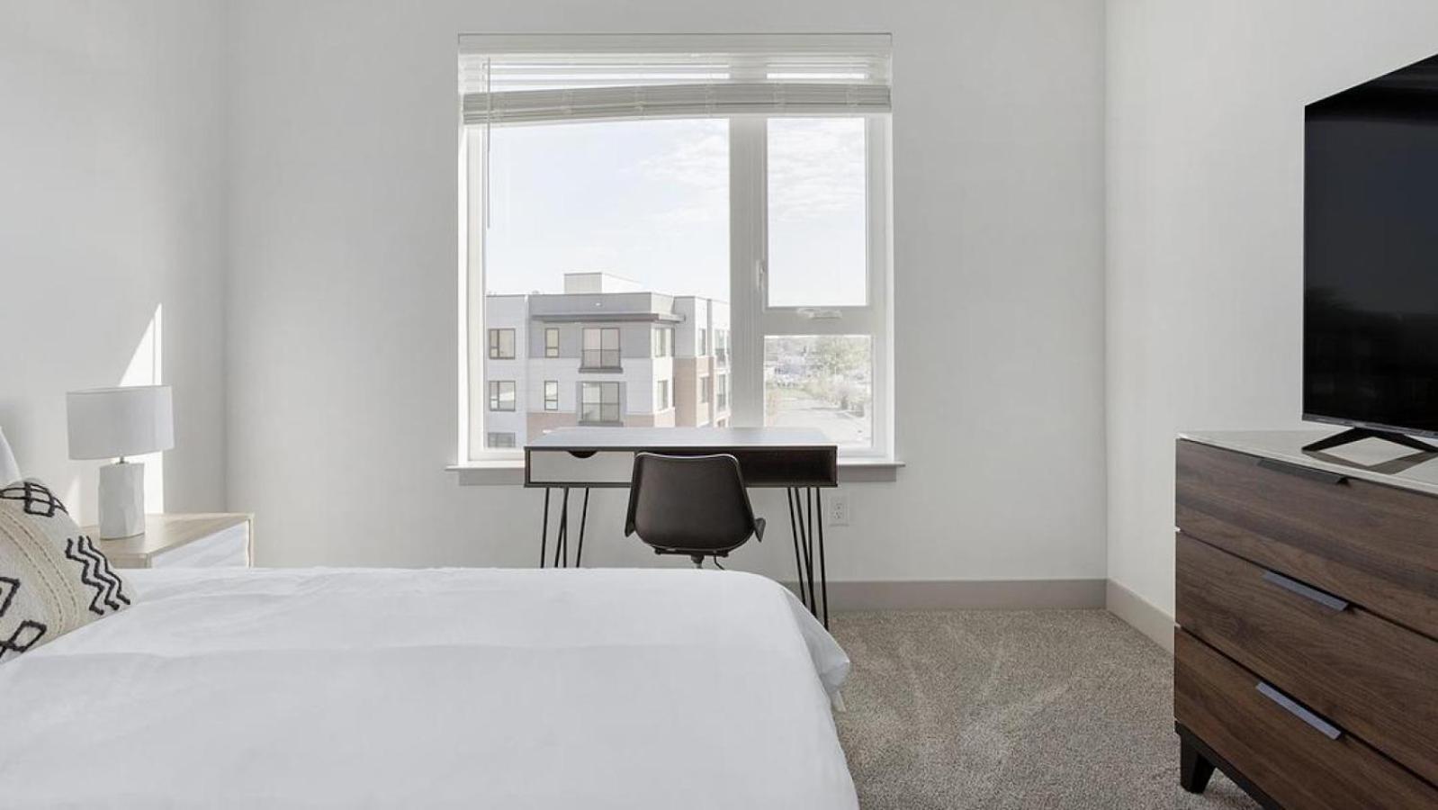 Landing - Modern With Amazing Amenities * Richmond
