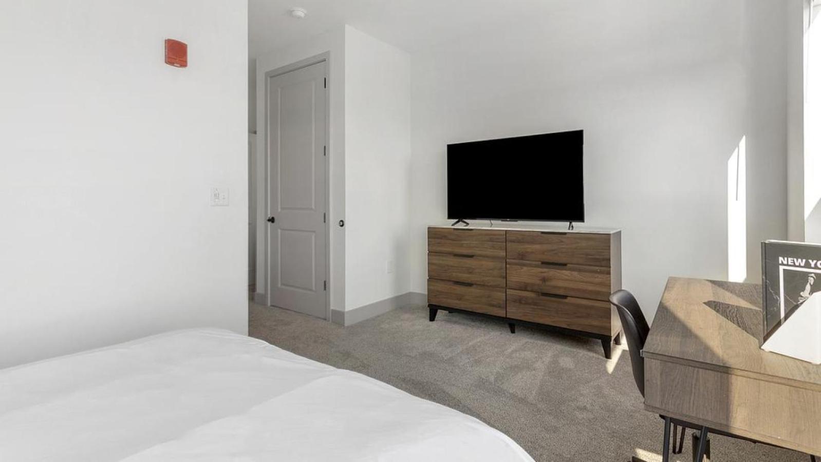 Landing - Modern With Amazing Amenities