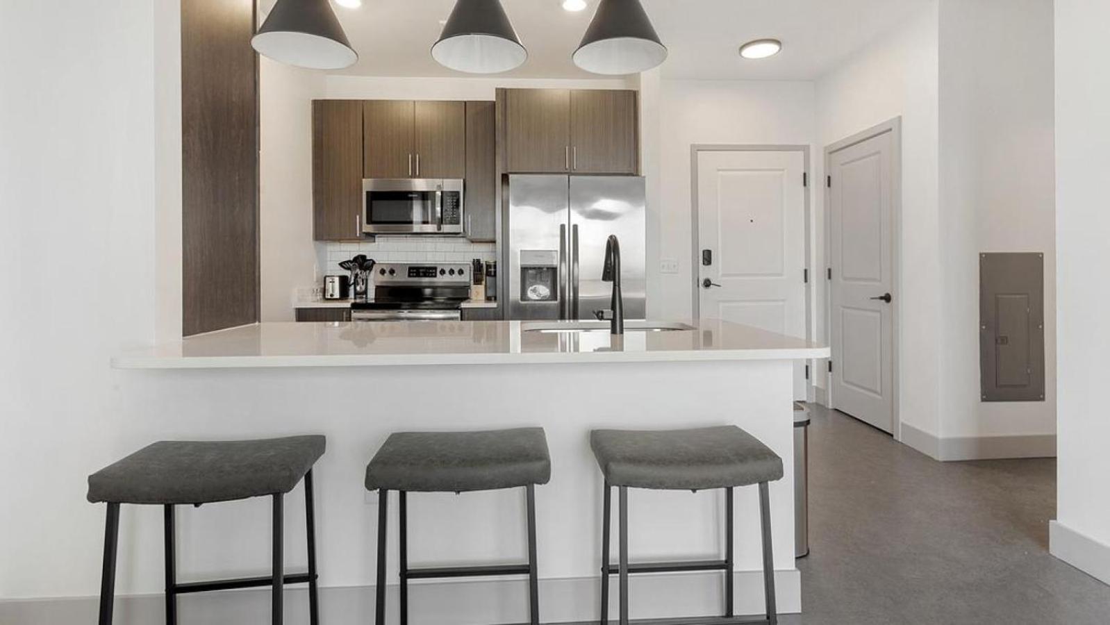 Landing - Modern With Amazing Amenities * Richmond