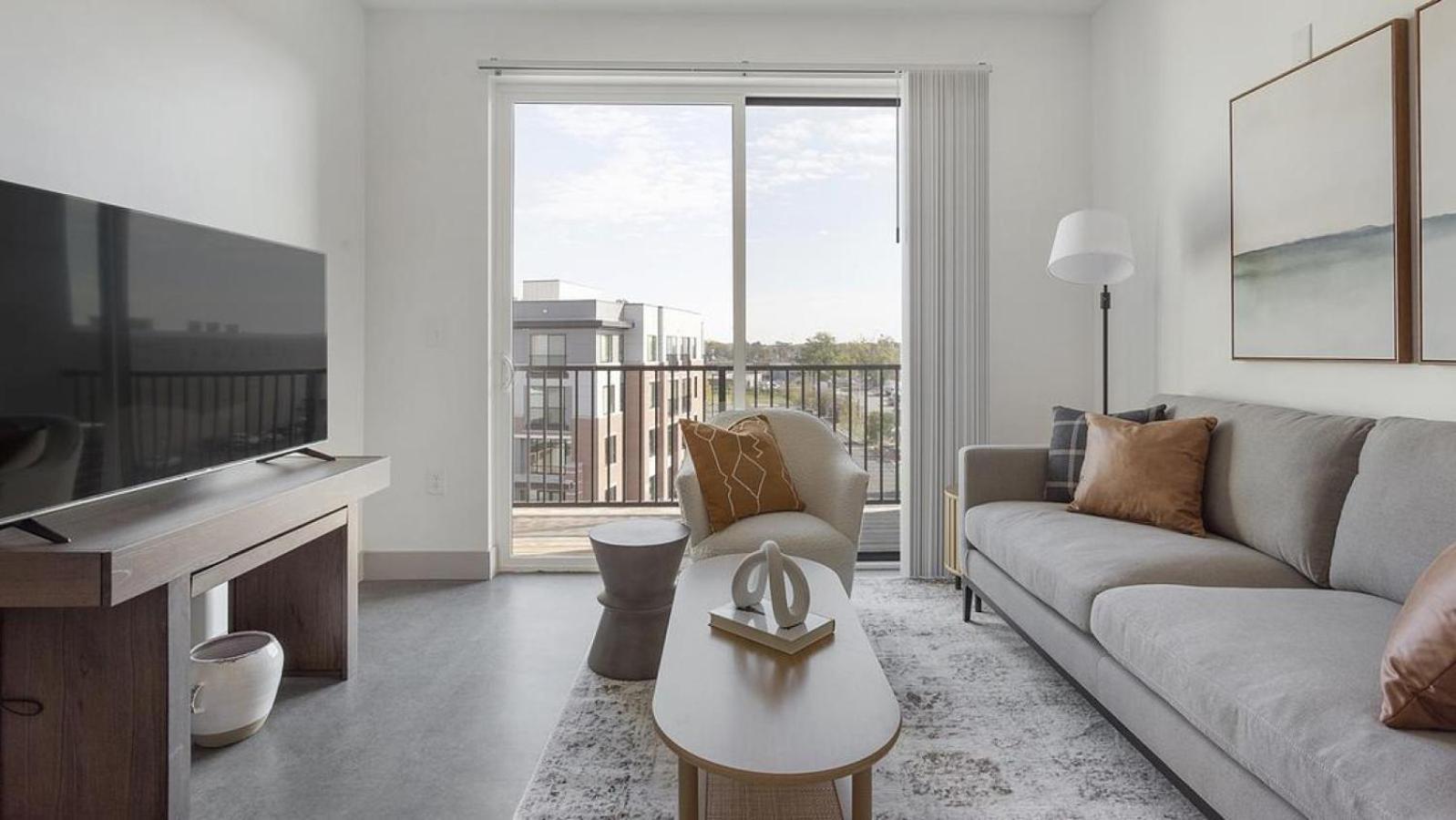 Apartment Landing - Modern With Amazing Amenities