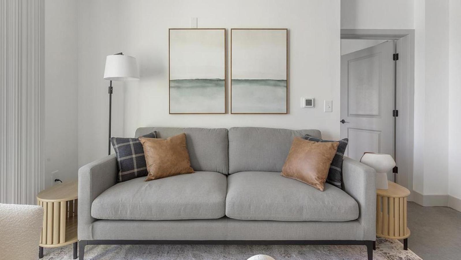 Apartment Landing - Modern With Amazing Amenities *
