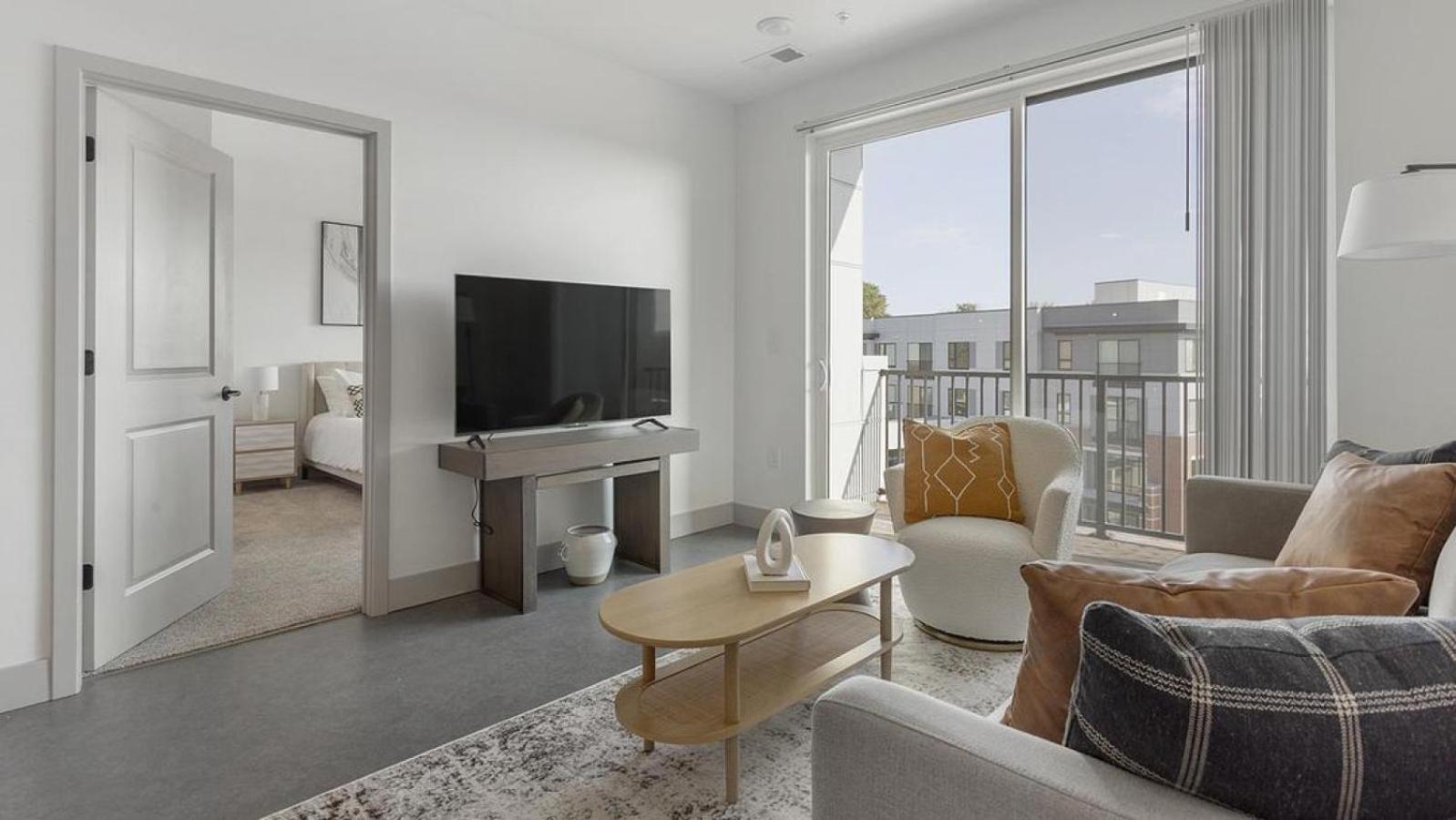 Landing - Modern With Amazing Amenities Richmond