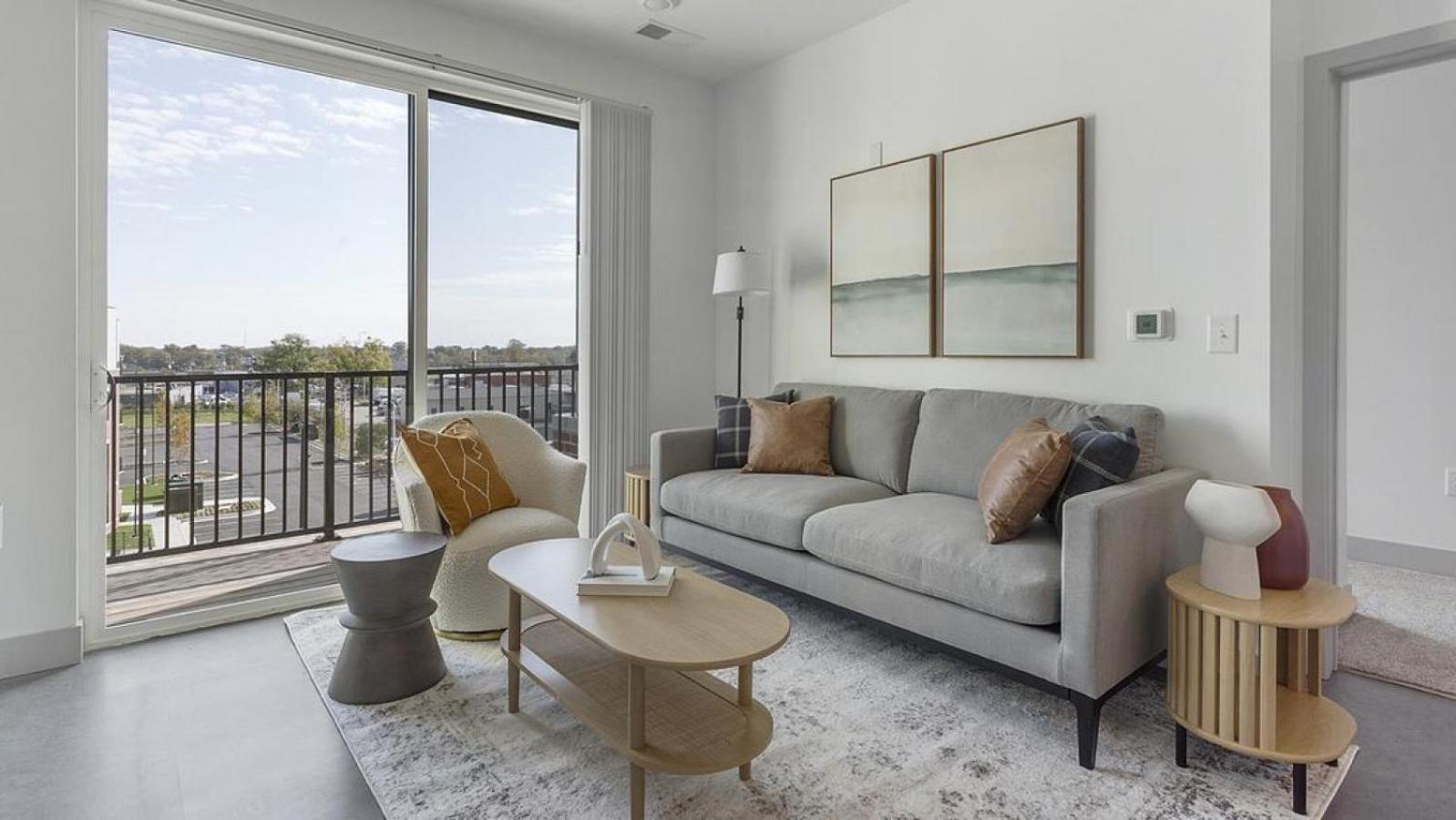 Landing - Modern With Amazing Amenities Apartment