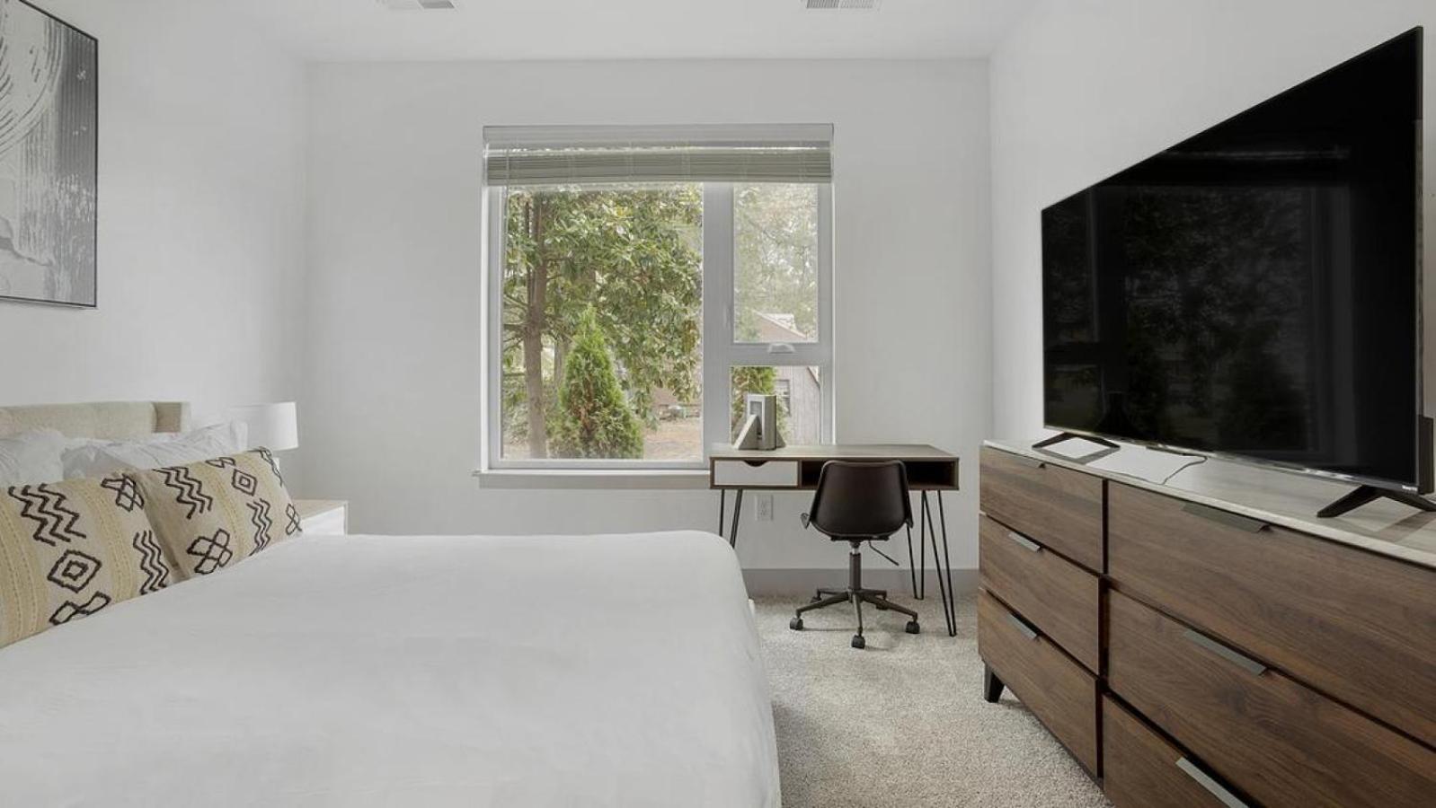 Apartment Landing Modern With Amazing Amenities