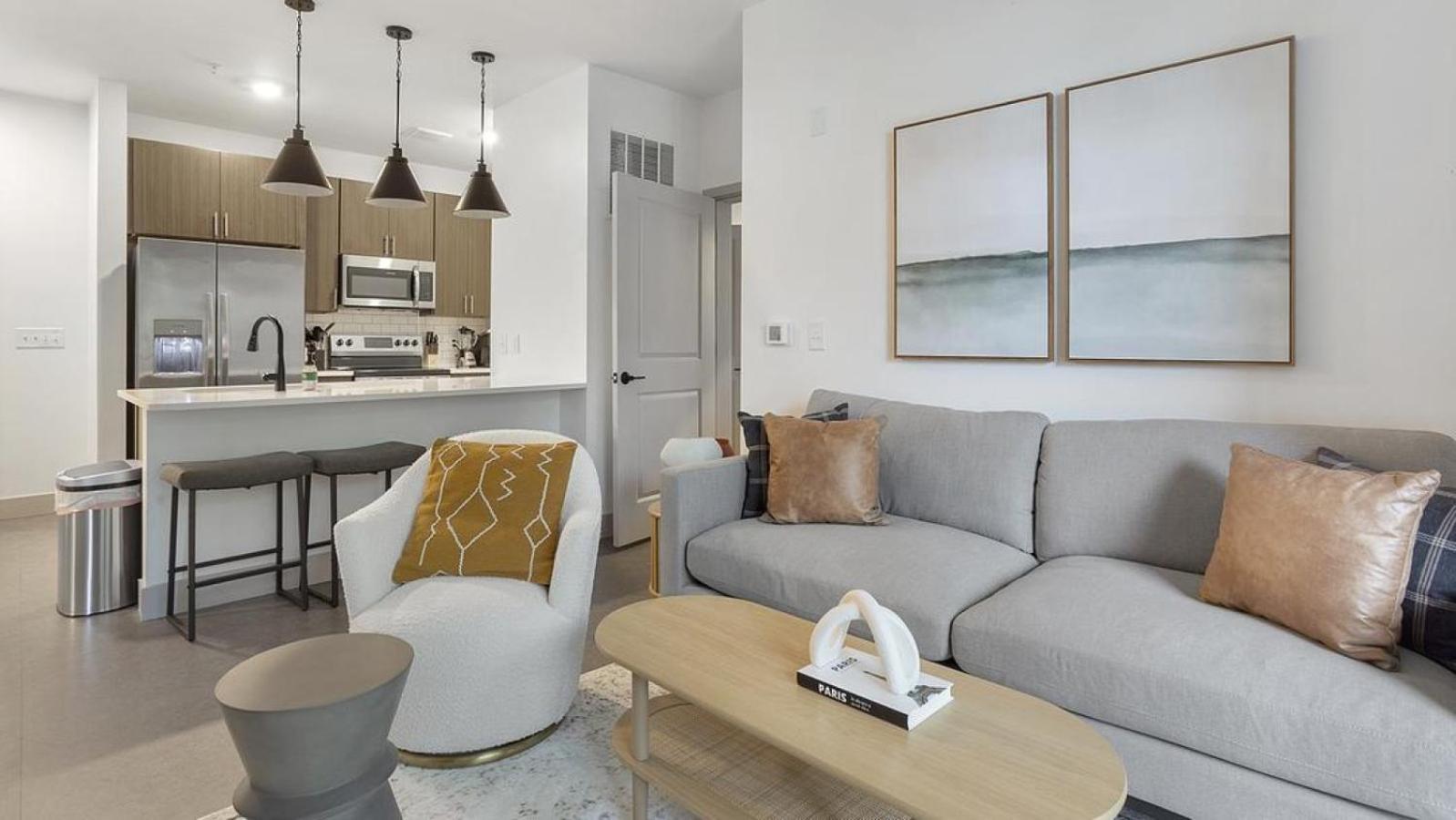 Landing Modern With Amazing Amenities *