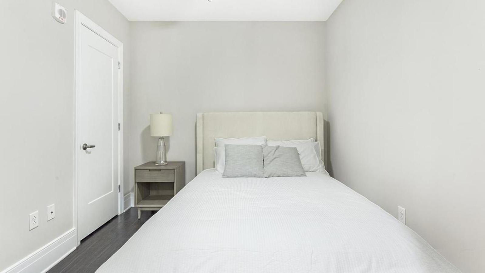 Landing Modern With Amazing Amenities