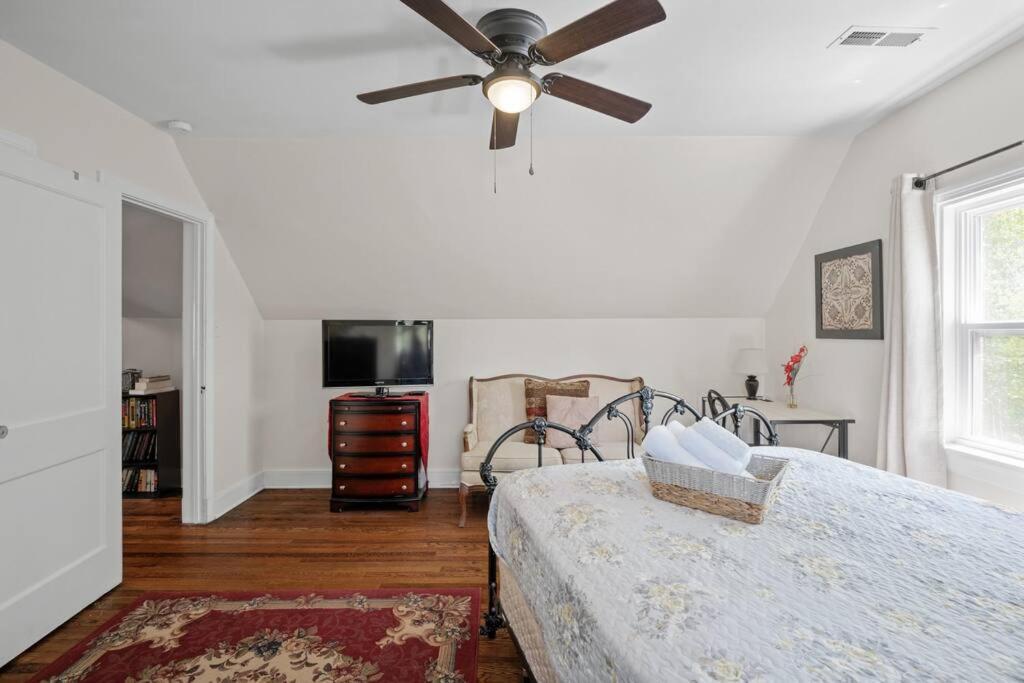 Private House + Yard Location To Rva Richmond