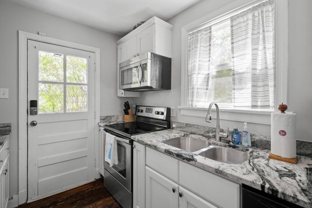 Holiday home Private House + Yard Location To Rva Richmond