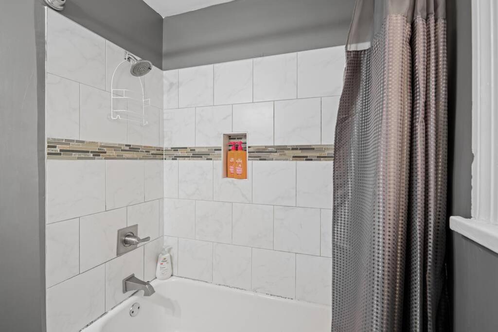 Private House + Yard Location To Rva Richmond