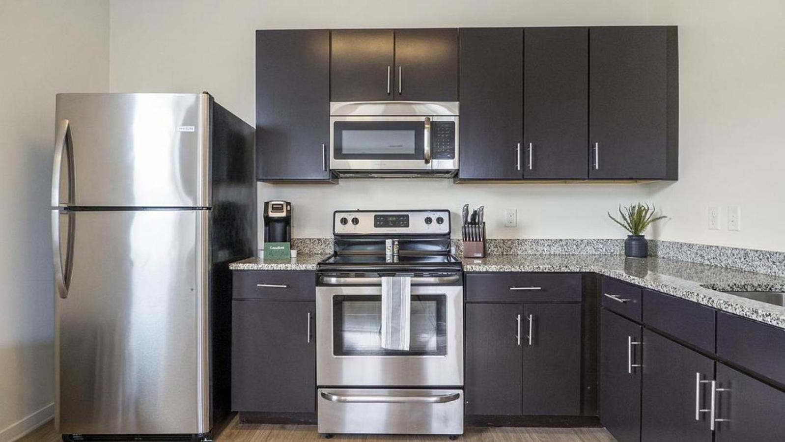 Landing At Ap The Spectrum - 1 Bedroom In Chamberlayne Industrial Center Apartment Richmond