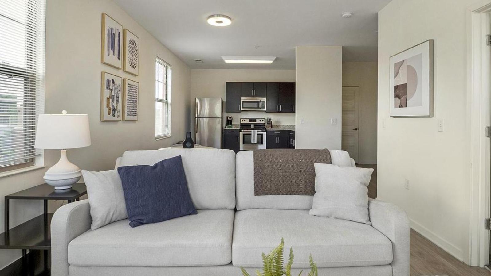 Apartment Landing At Ap The Spectrum - 1 Bedroom In Chamberlayne Industrial Center *