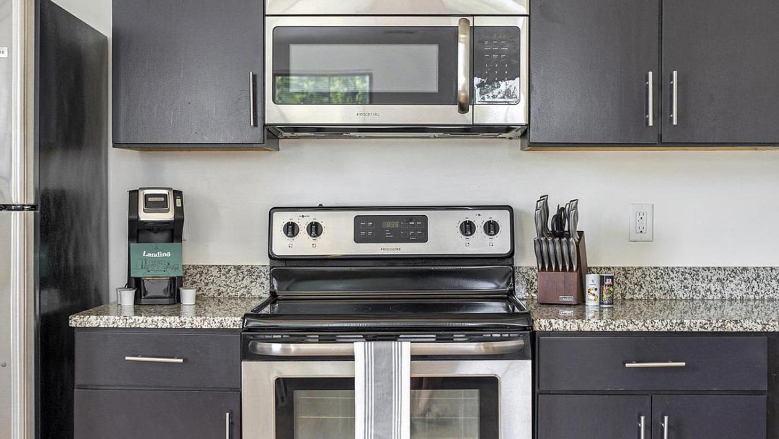 Landing At Ap The Spectrum - 1 Bedroom In Chamberlayne Industrial Center Apartment