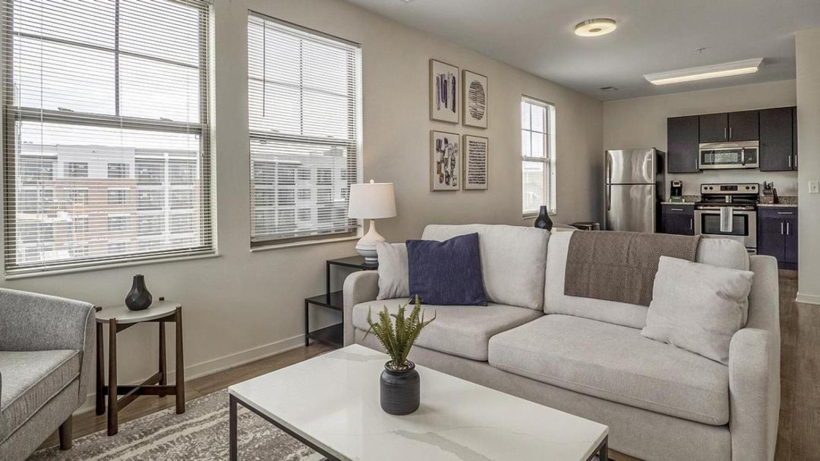 Apartment Landing At Ap The Spectrum - 1 Bedroom In Chamberlayne Industrial Center *