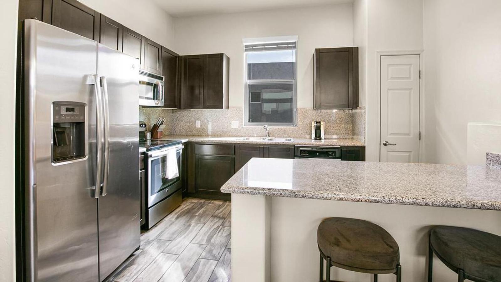 Apartment Landing At 2001 East - 2 Bedrooms In Downtown