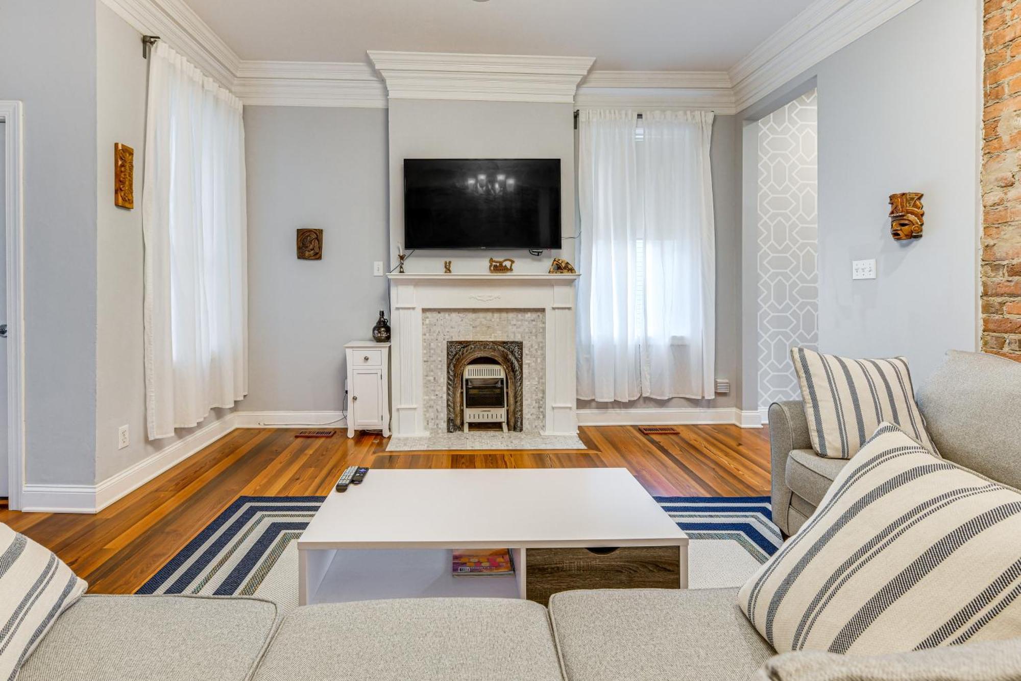 Holiday home Renovated Townhome In Church Hill! *