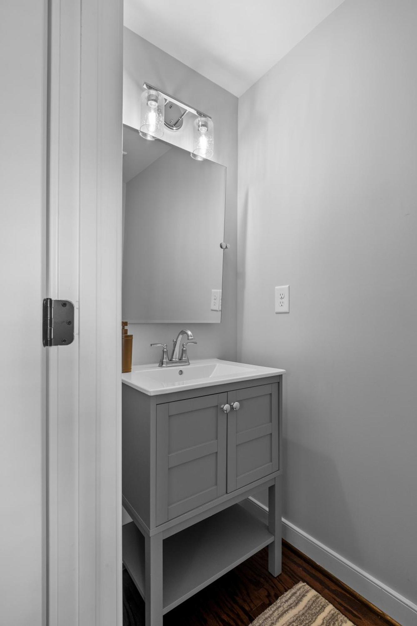 Apartment Downtown Richmond, Cozy 3br, Near Vcu *