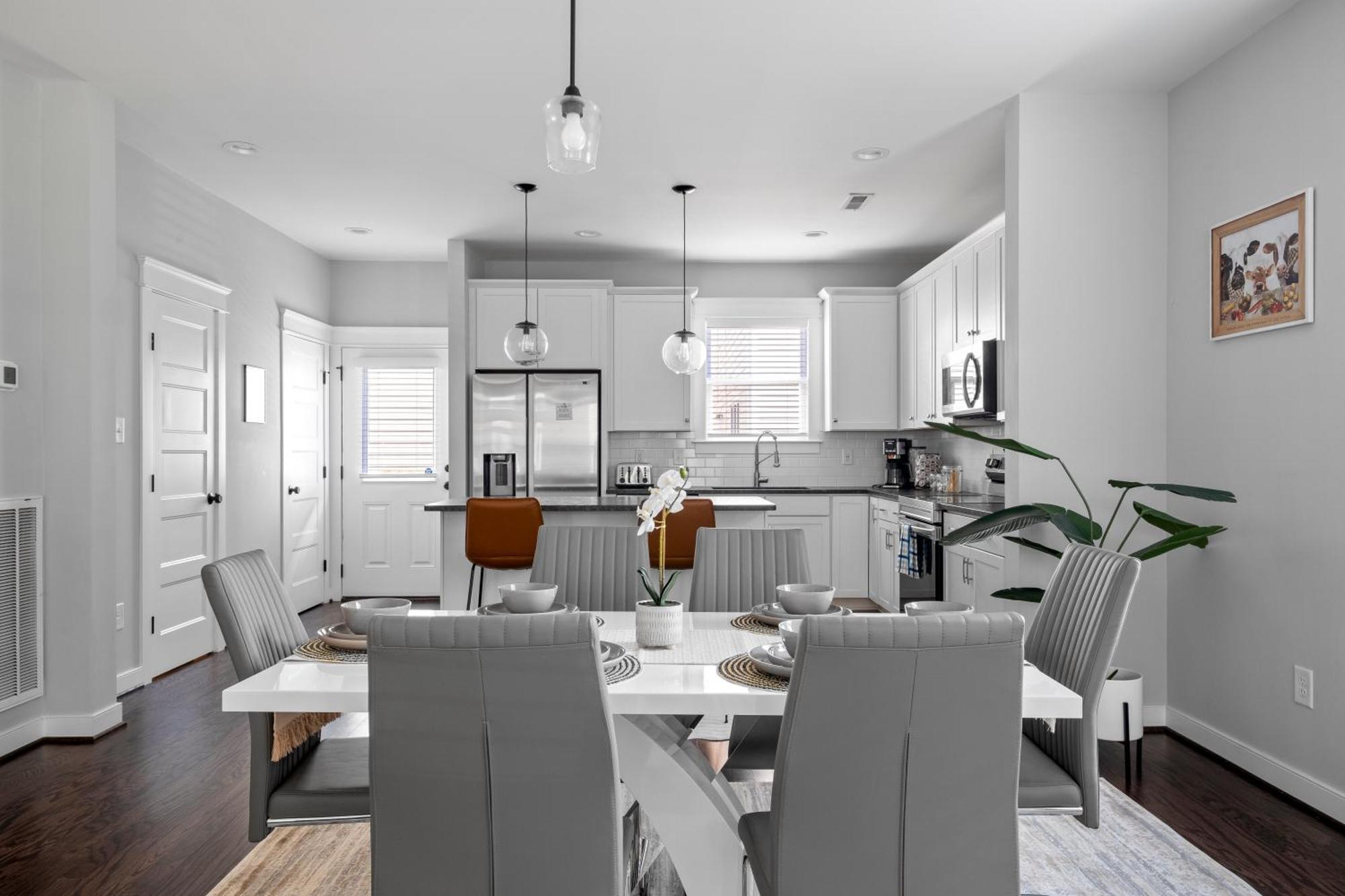 Downtown Richmond, Cozy 3br, Near Vcu Apartment *