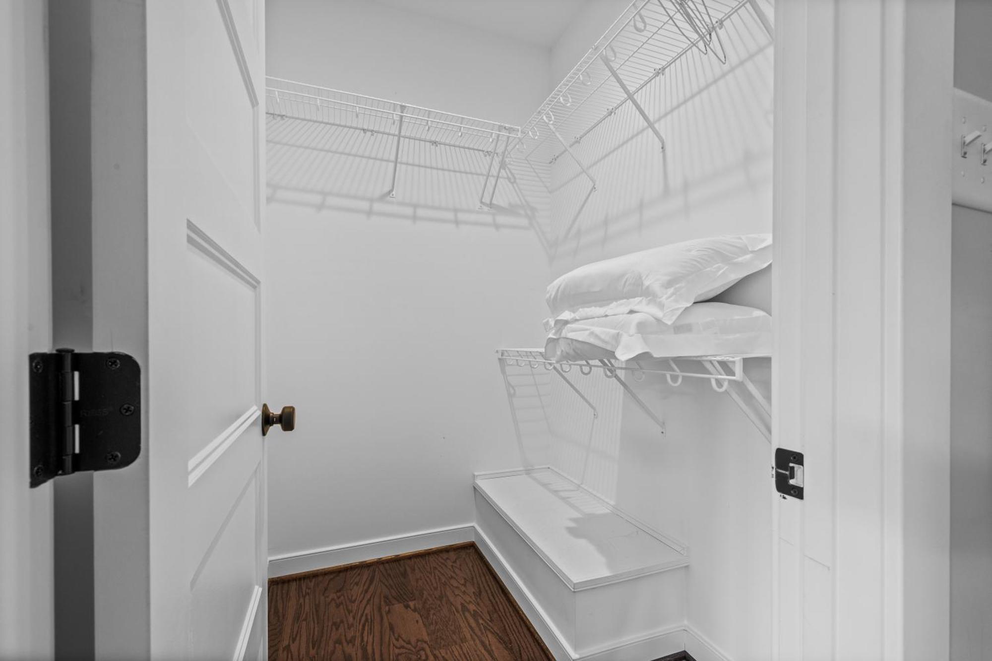 Apartment Downtown Richmond, Cozy 3br, Near Vcu