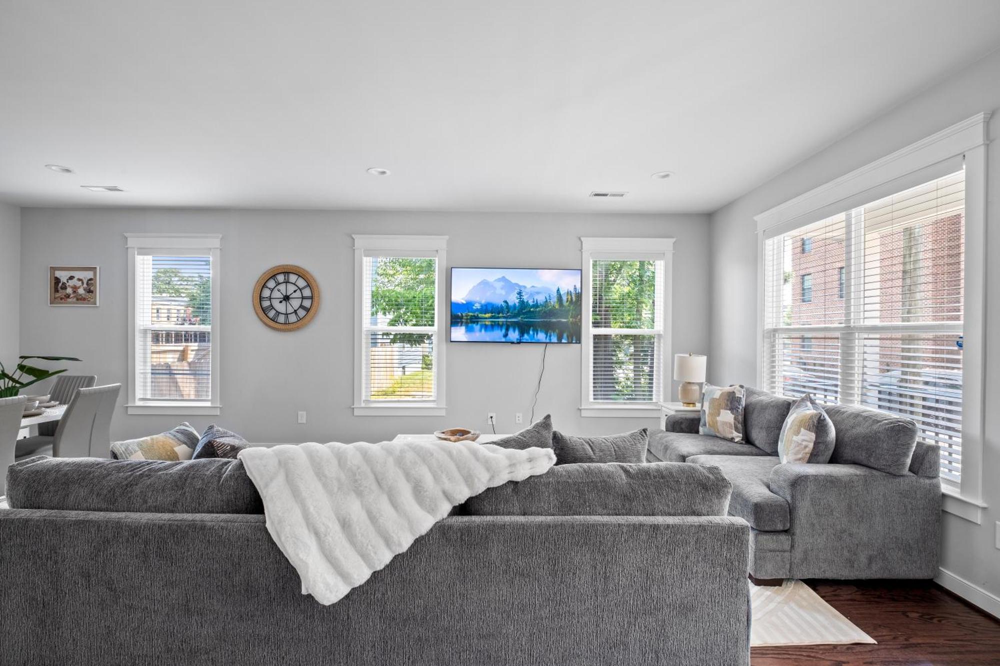 Apartment Downtown Richmond, Cozy 3br, Near Vcu