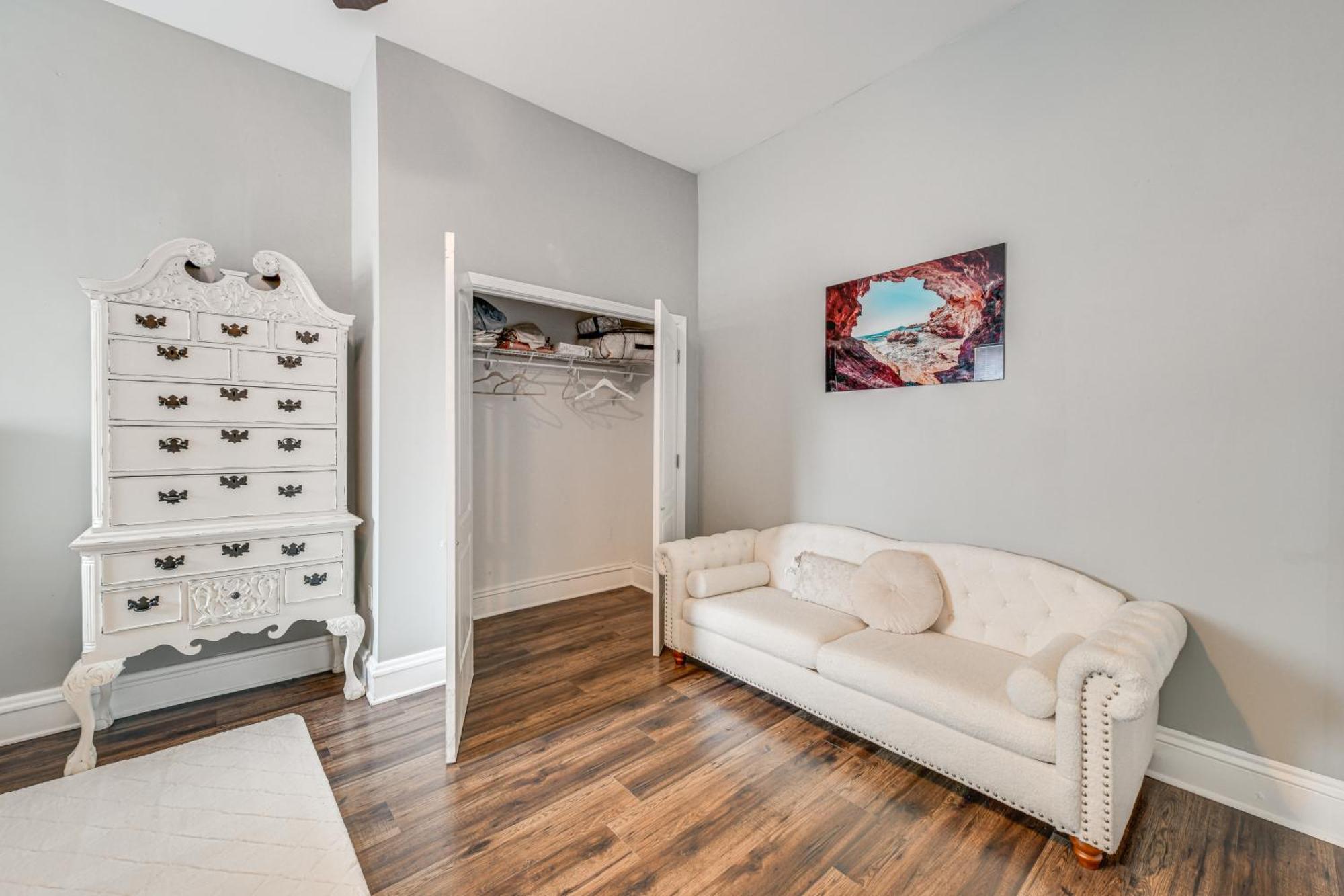 Downtown Retreat Near Financial District! Apartment