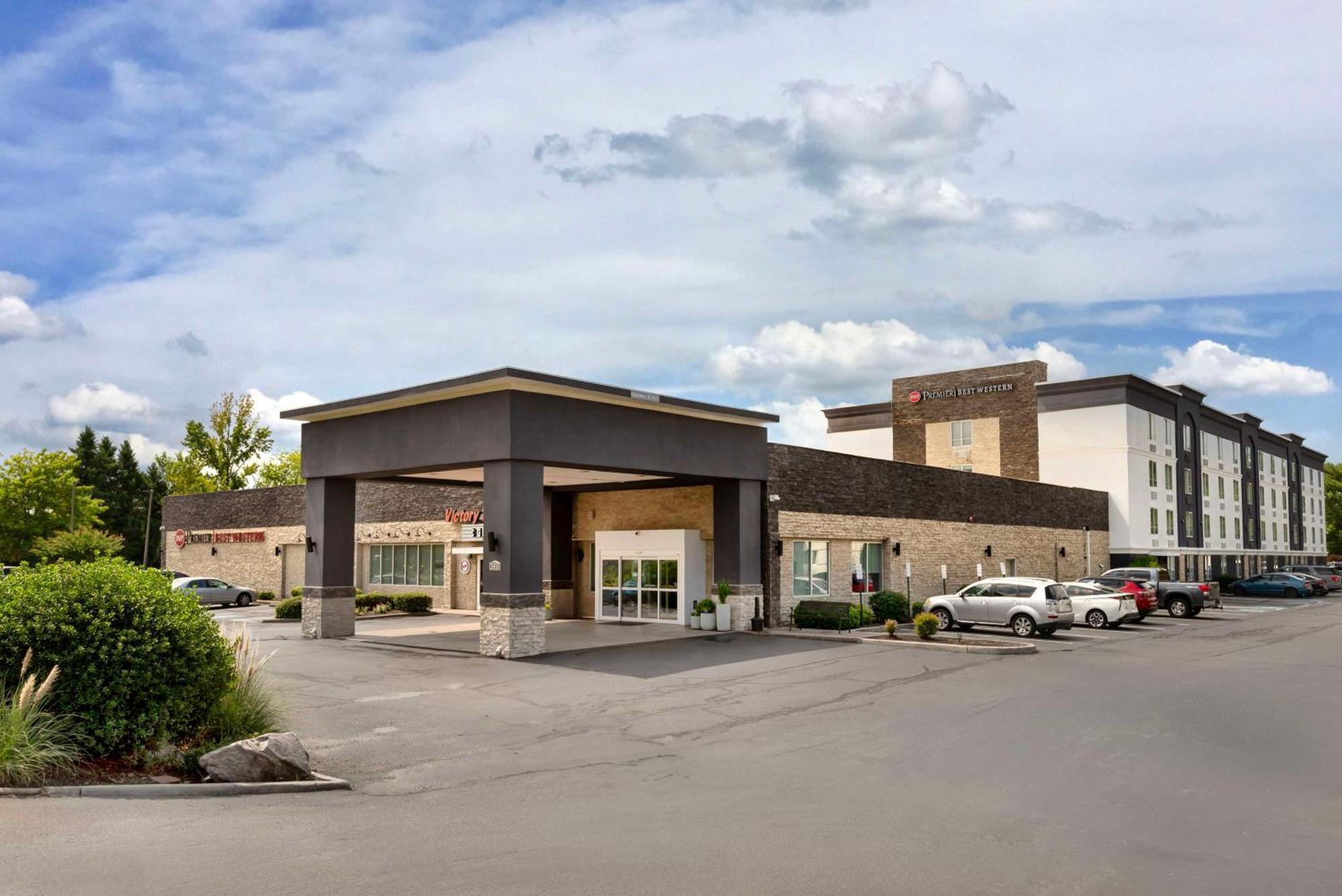 Western Premier Gateway Hotel