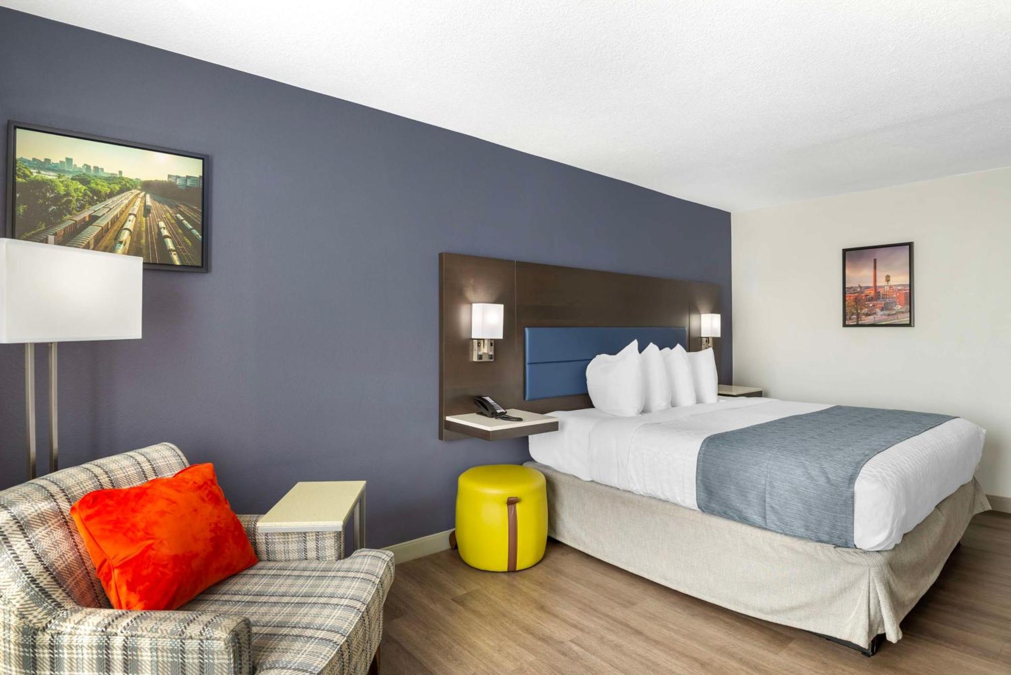Western Premier Gateway Hotel 3*
