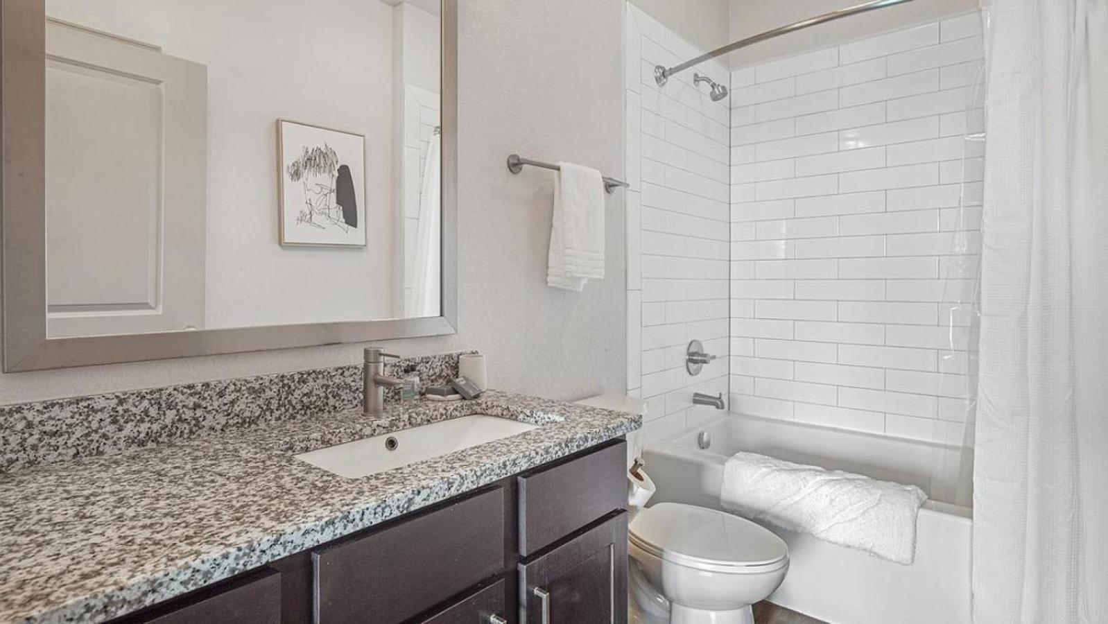 Landing At Vida East - 2 Bedrooms In Church Hill Apartment