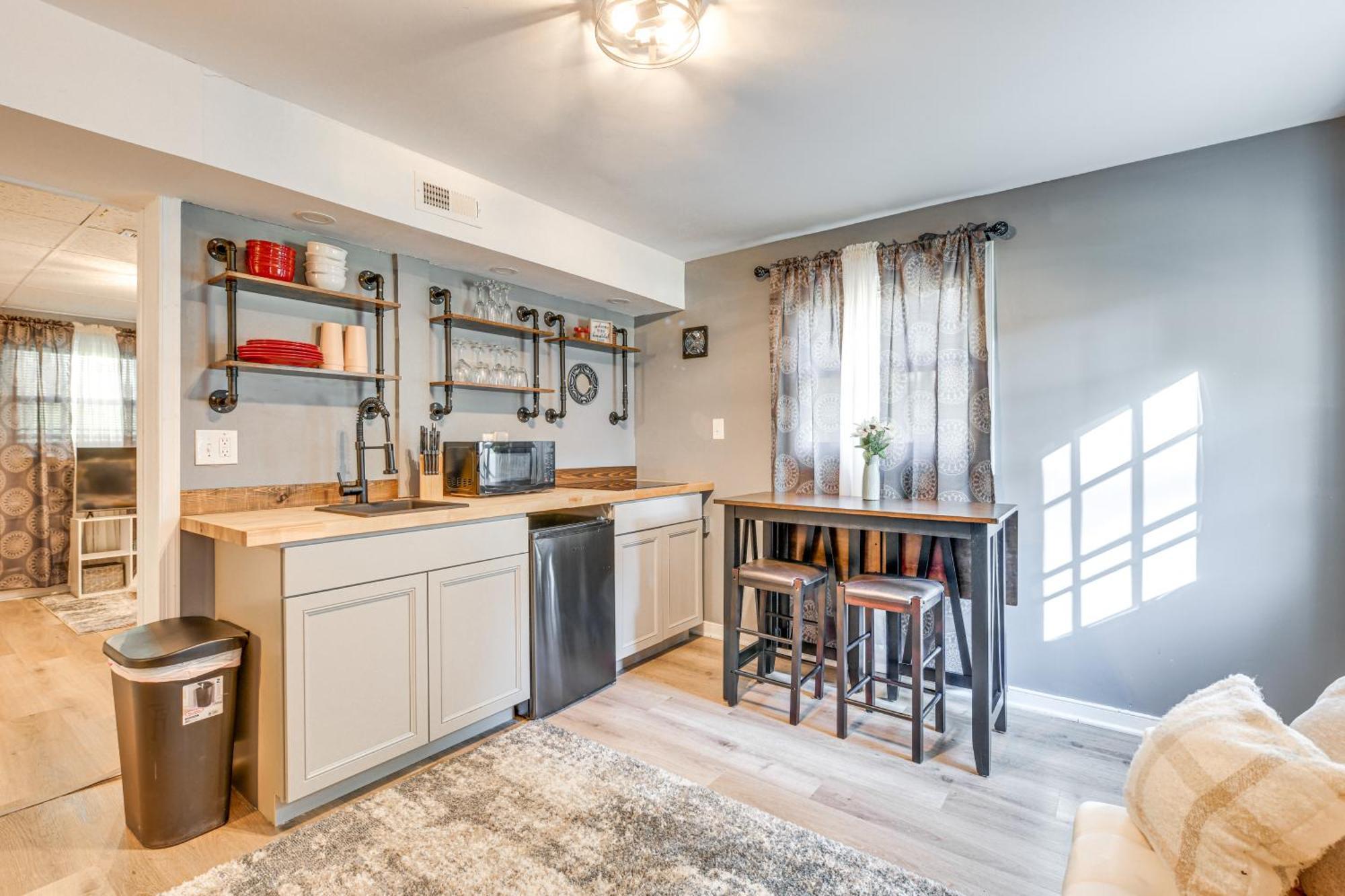 Apartment Lakefront Guest Near Richmond