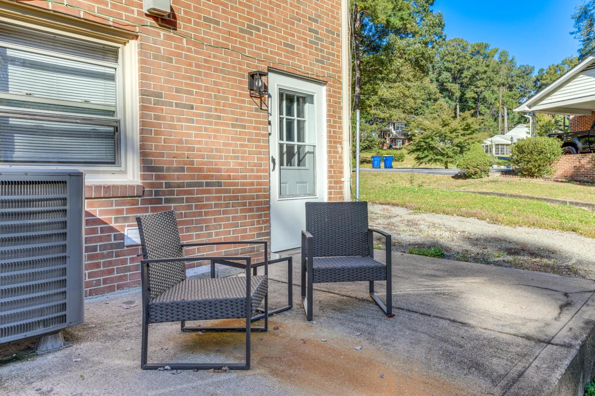 Lakefront Guest Near Richmond