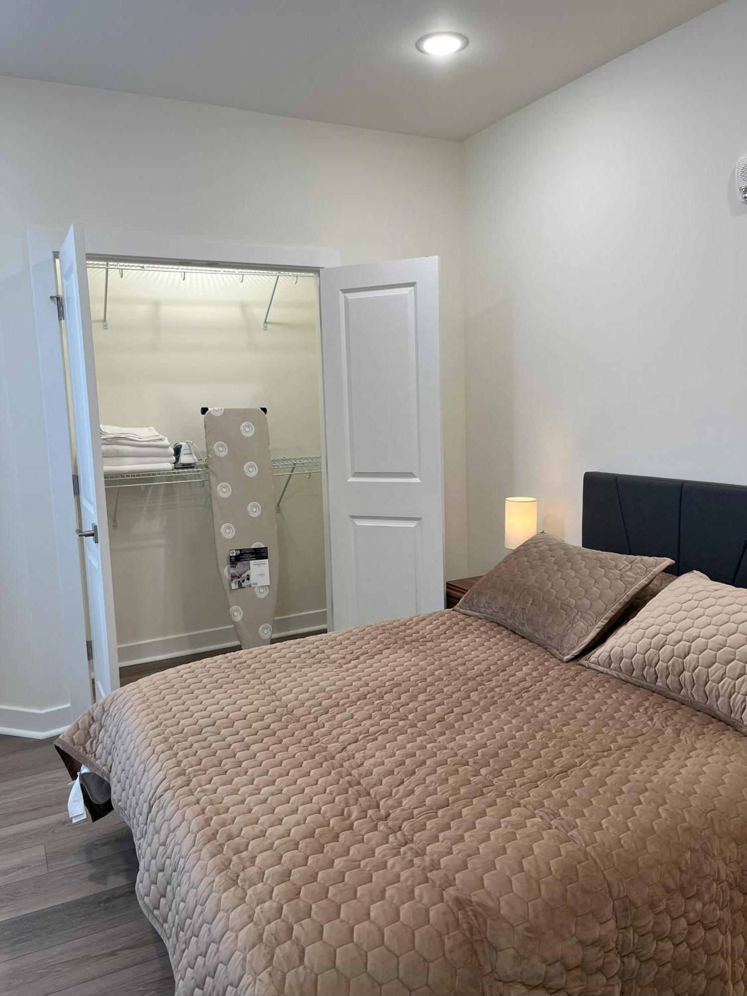 Apartment Tourist Of - Church Hill North Apt02
