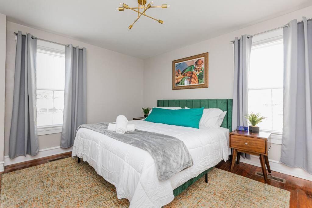 Apartment Royal Respite Kings And Grey Queens Hideaway!