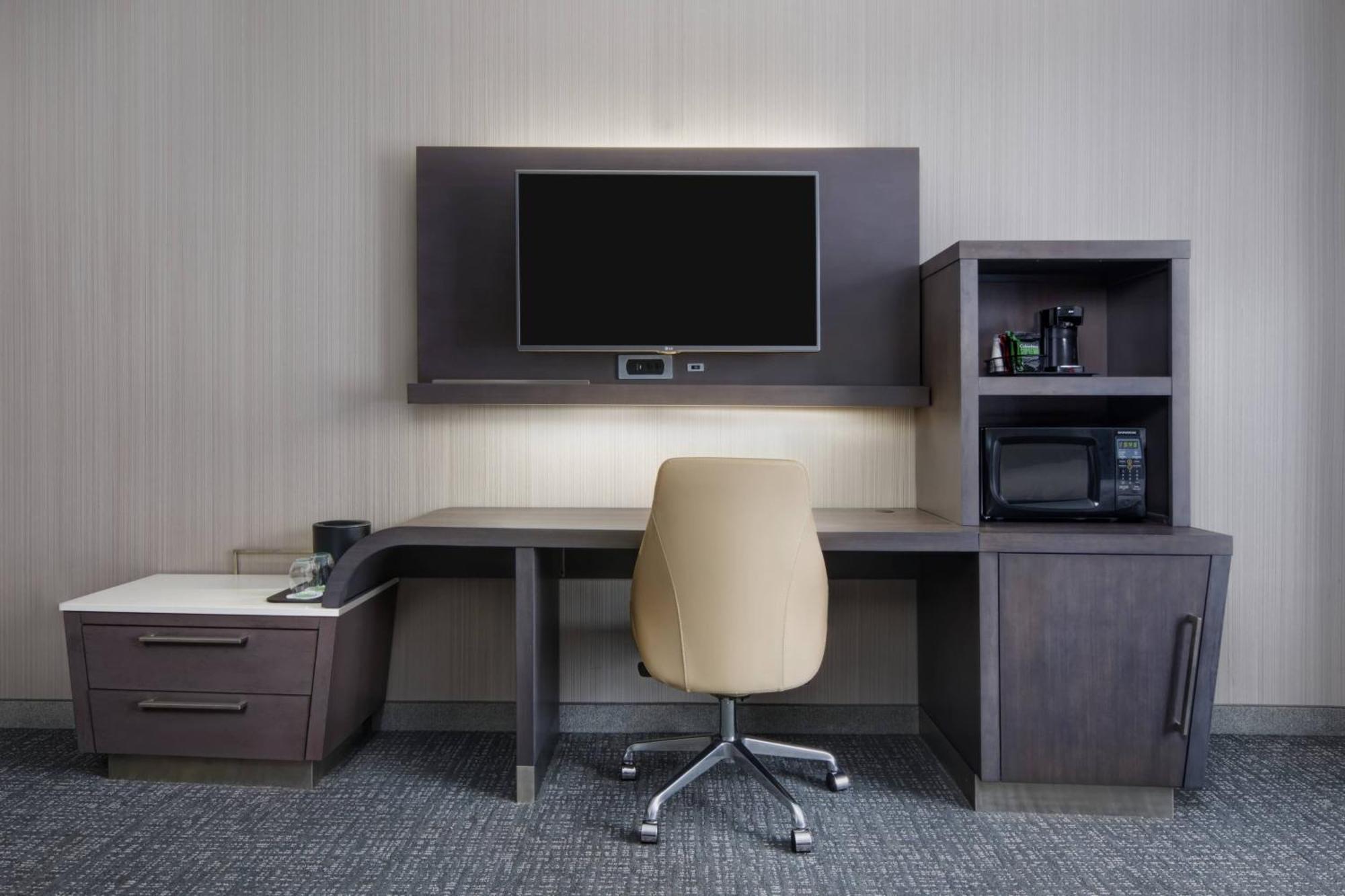 Hotel Courtyard By Marriott Downtown 4*
