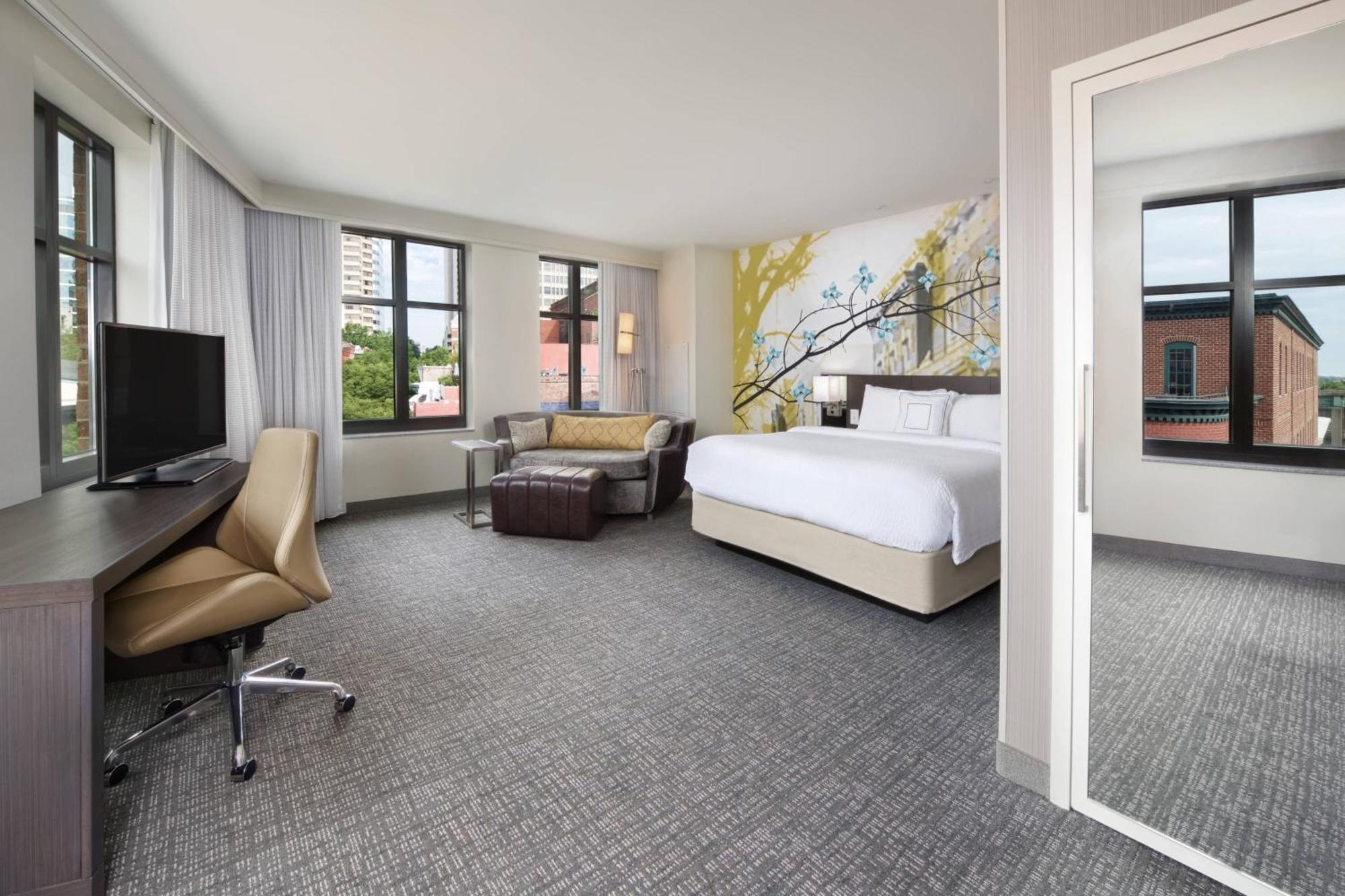 Courtyard By Marriott Downtown Hotel Richmond