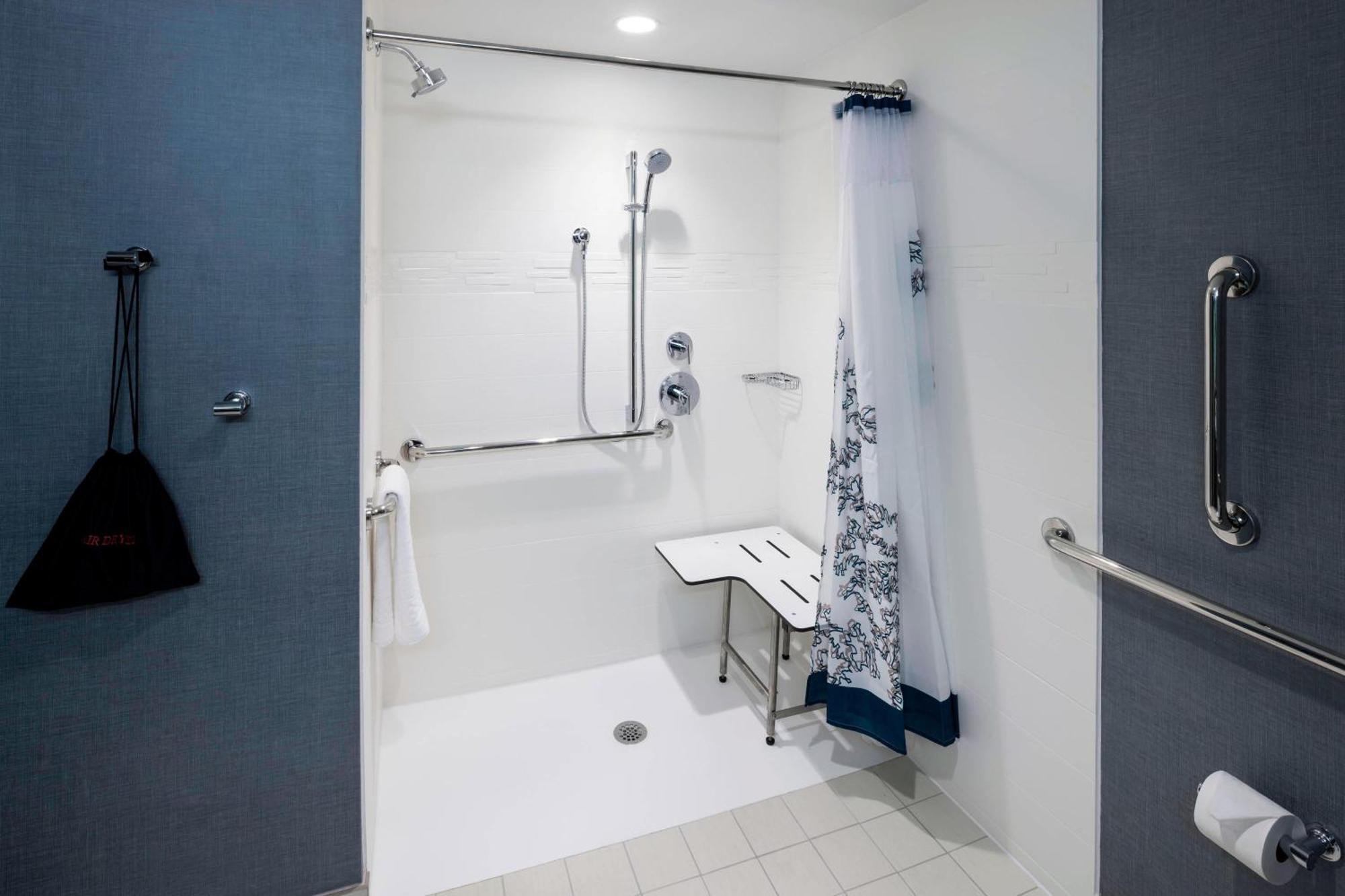 By Marriott Downtown 4* Richmond