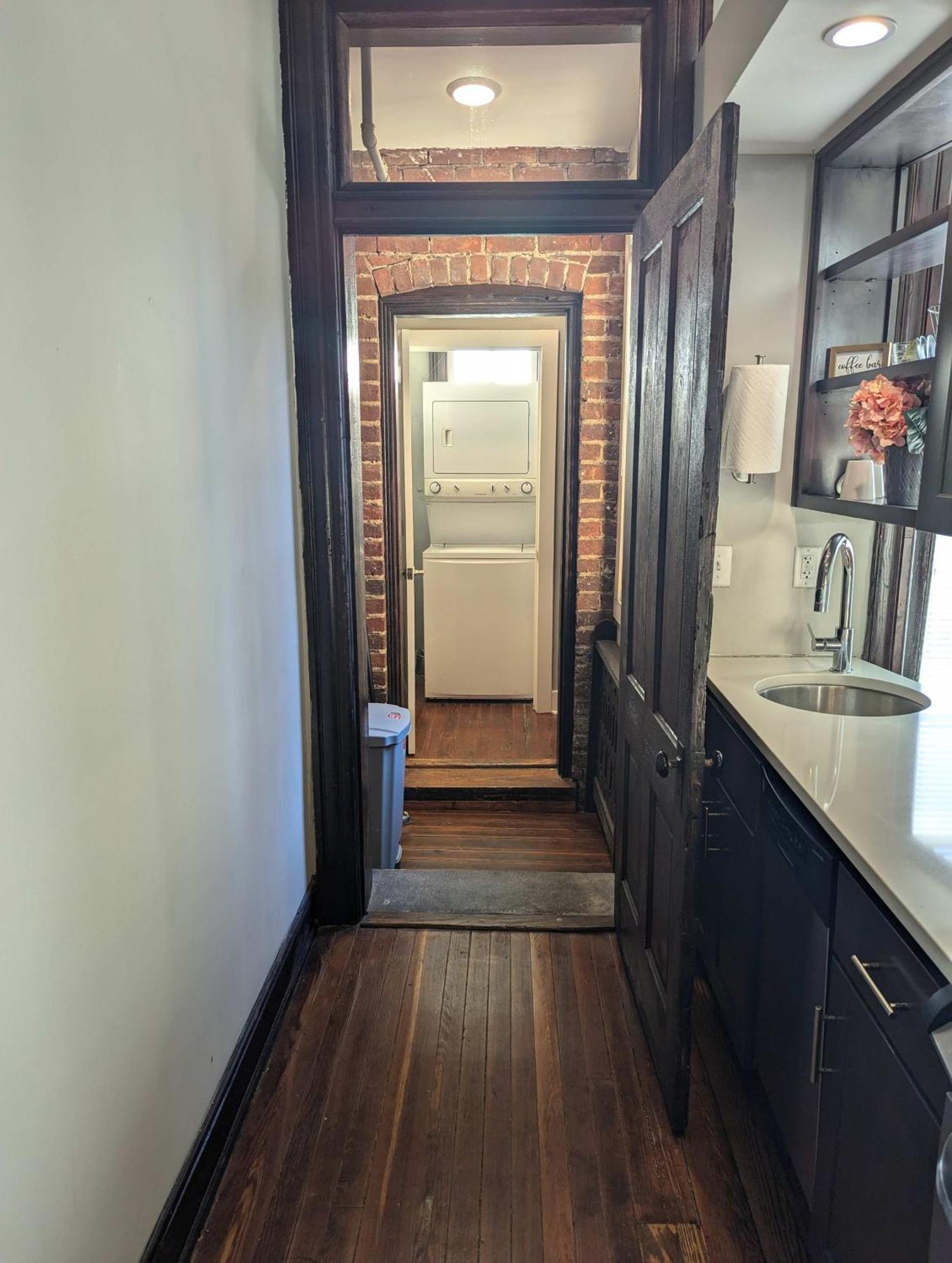 Center Long Term Apartment *