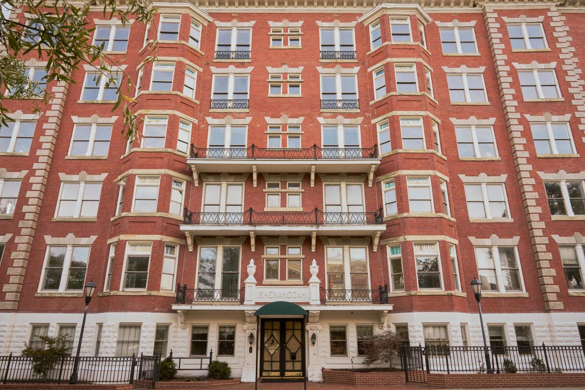 Hotel Shenandoah Mansions, An Ash 4*