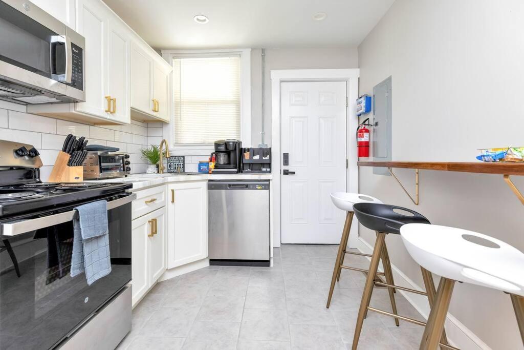 Sweet And Sunny Delight! Orange Crush On Oasis! Apartment *