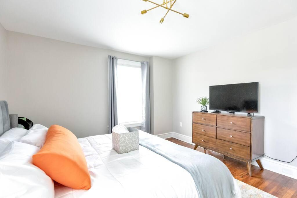 Sweet And Sunny Delight! Orange Crush On Oasis! Apartment *