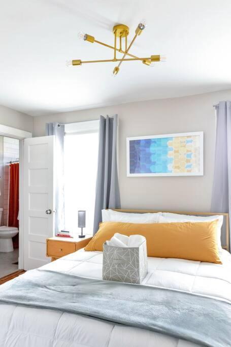 Sweet And Sunny Delight! Orange Crush On Oasis! Apartment *