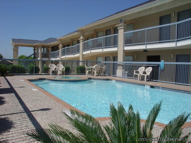 Executive And Suites 2*