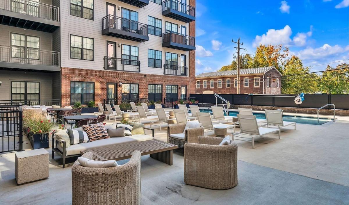 Cozy 1br With Private Balcony, Gym, Pool & Workspace Apartment