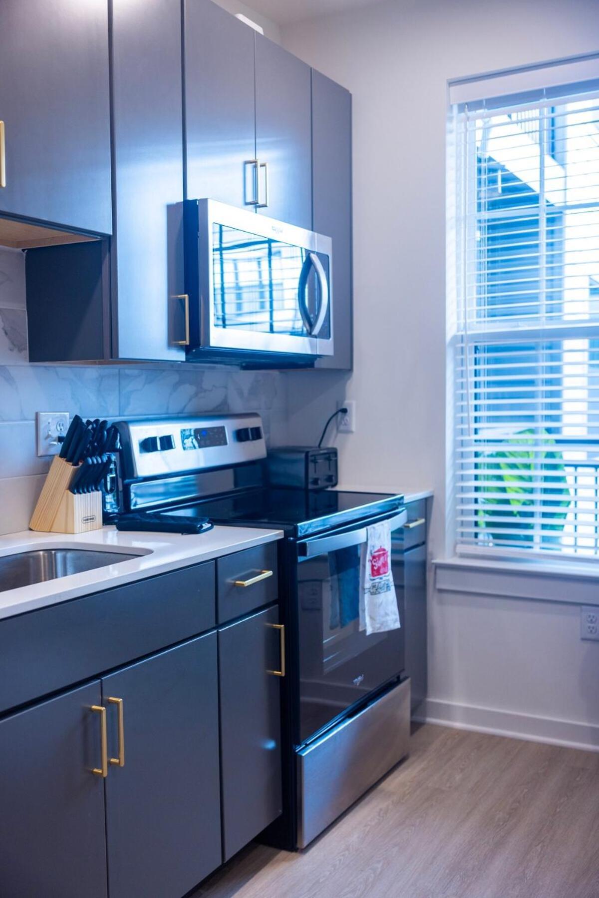 Cozy 1br With Private Balcony, Gym, Pool & Workspace Richmond