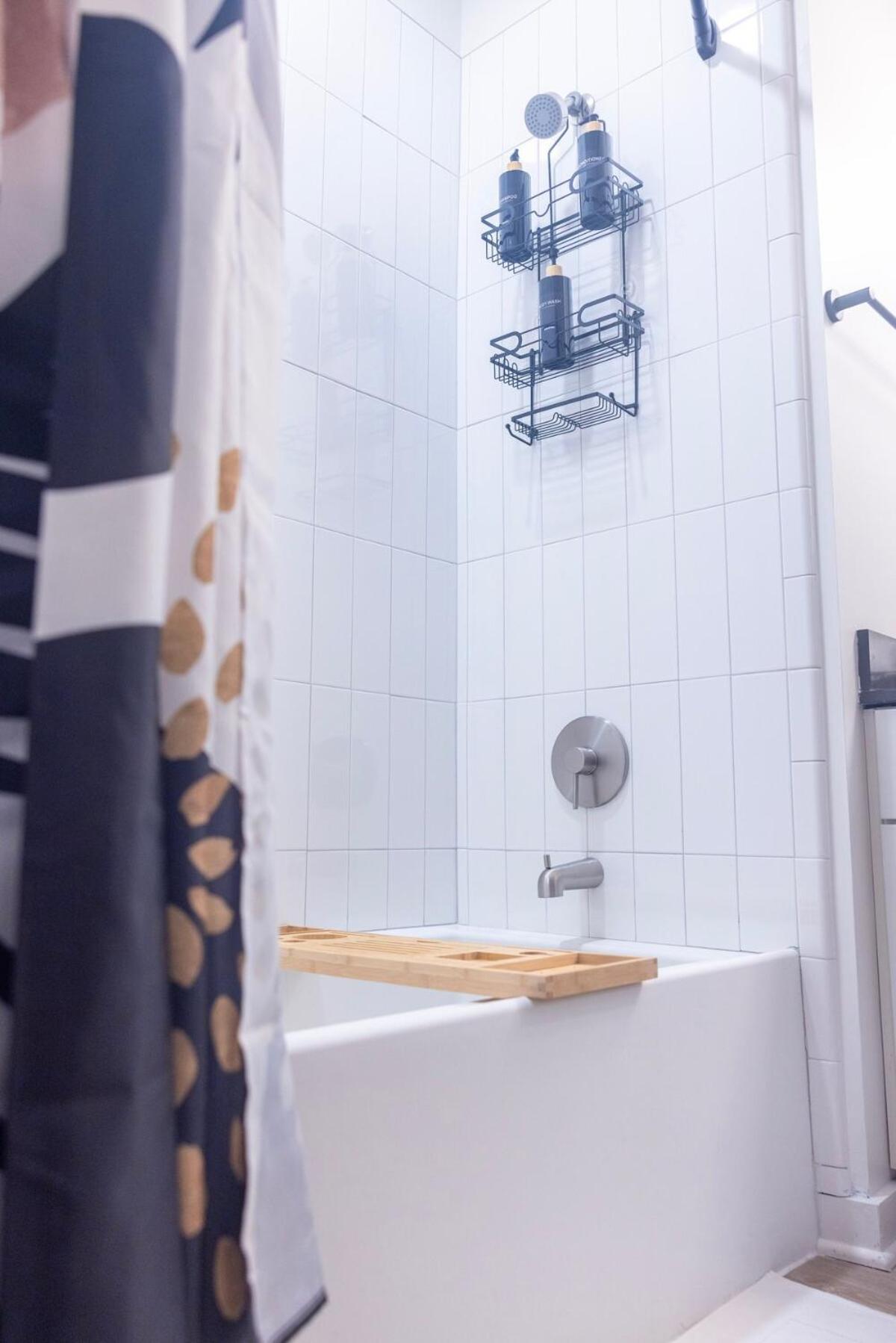 Apartment Cozy 1br With Private Balcony, Gym, Pool & Workspace